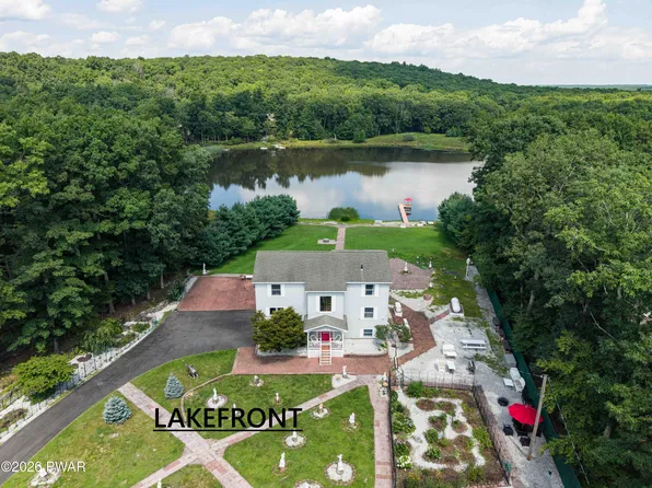 127 High Meadow Dr, Milford, PA 18337