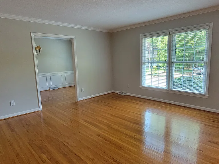 1318 Beechdale Dr — Photo 24