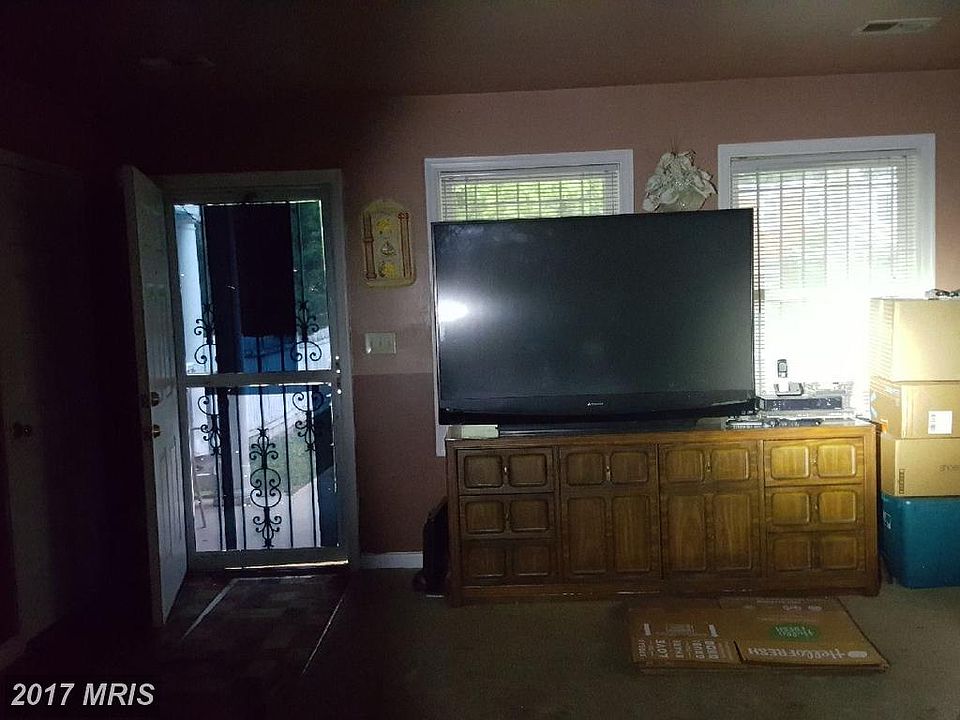 2nd image of 212 55th St NE
