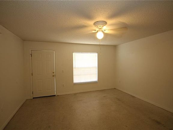 2nd image of 552 Imperial Pl #552