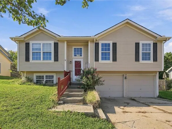 4008 Garland Ave, Leavenworth, KS 66048