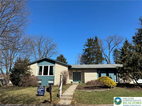 1989 Forest Ln, Allentown, PA 18103