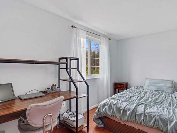 5th image of 5233 Saint Genevieve Pl