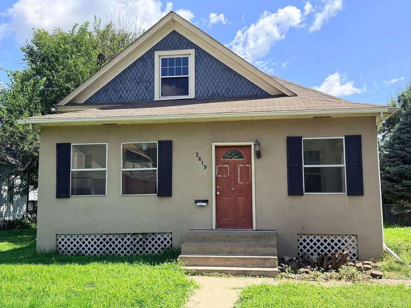 4-Bedroom Home Near Brady Street in Davenport — Photo 1