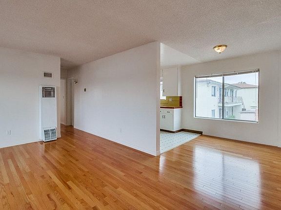5th image of 4384 1/2 Louisiana St