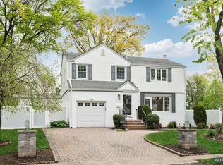21-07 Greenwood Dr, Fair Lawn, NJ 07410