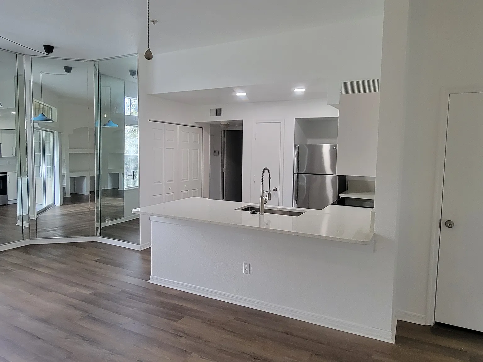 7240 Westpointe Blvd — Photo 3