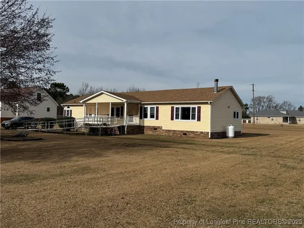 100 L McMillian Rd, Raeford, NC 28376