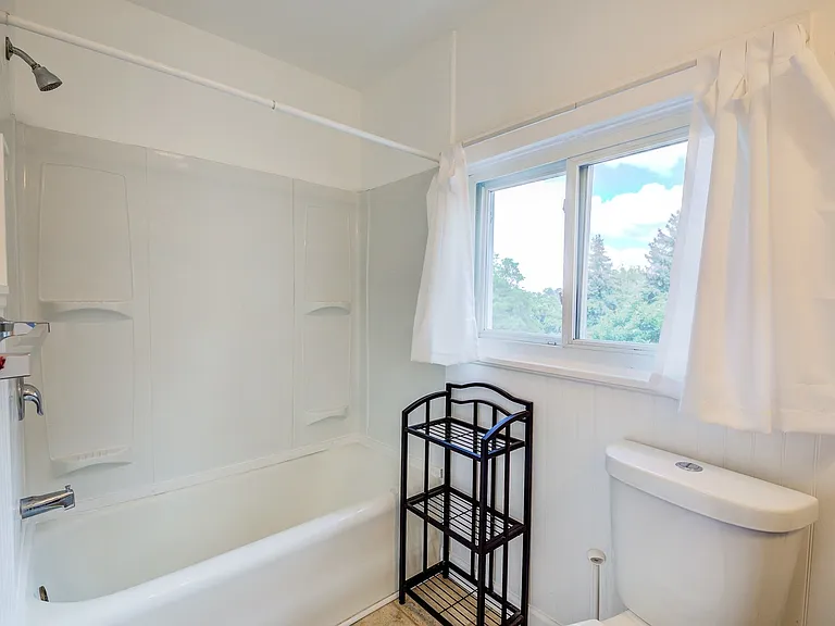 1121 Bellaire Ave — Photo 1