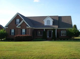214 Edgebrook Dr, Pikeville, NC 27863