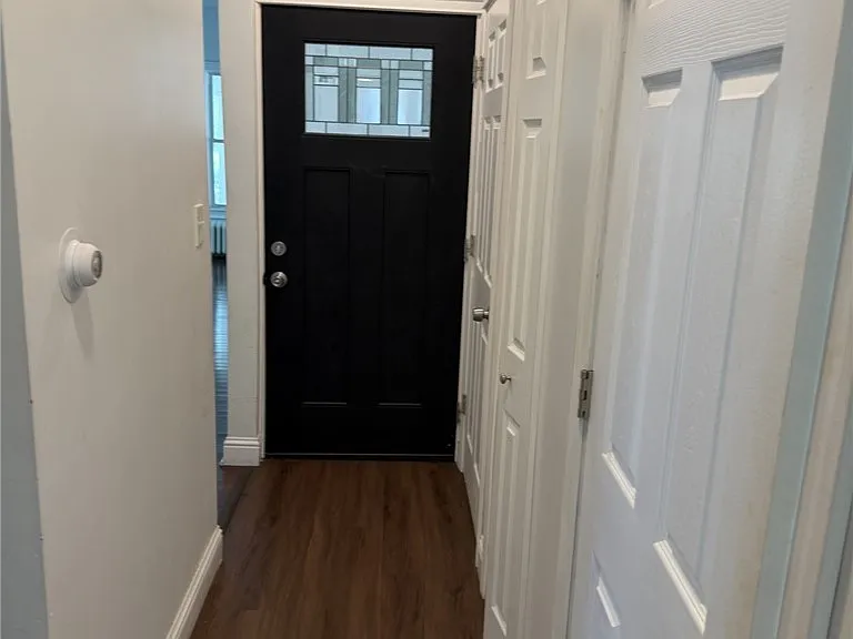 212 Richmond Ave — Photo 3
