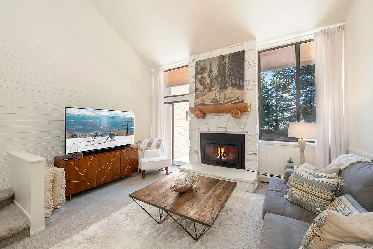 2 bed, 2.5 bath, 1260 sqft, $2,900 — Photo 3