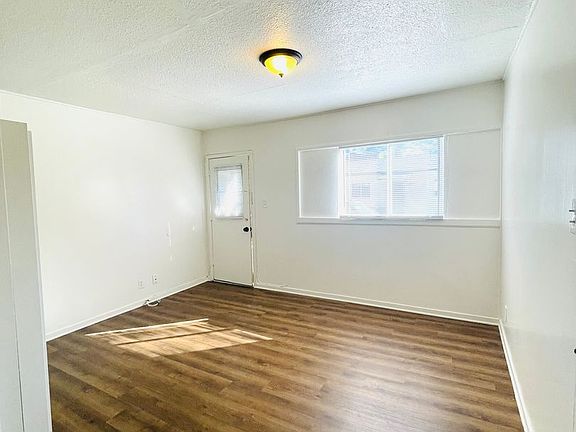 5th image of 536 & 538 Acacia Rd #536B