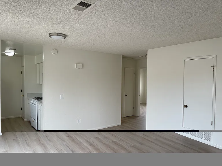240 Aspen St #10 — Photo 2