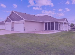 913 Deer Run Dr NE, Cedar Rapids, IA 52402