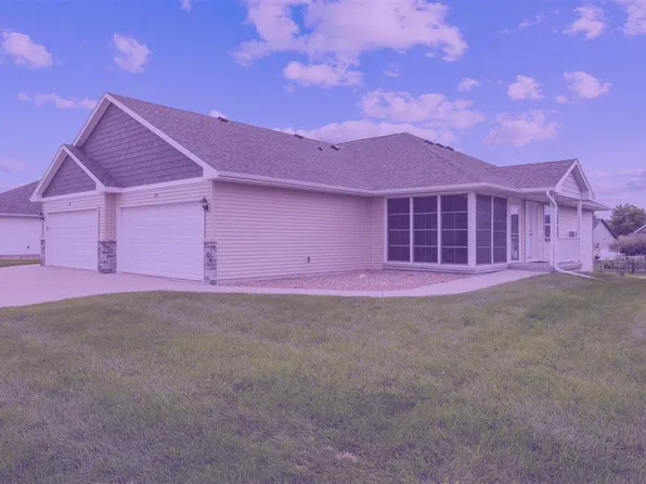 913 Deer Run Dr NE, Cedar Rapids, IA 52402