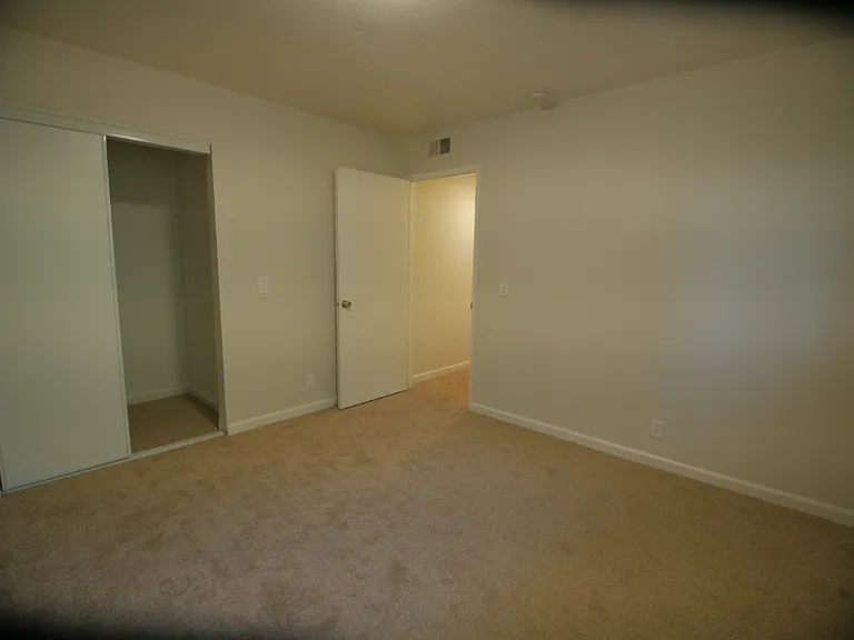 1285 Manchester Dr #2 — Photo 19