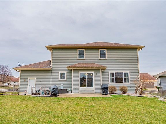 4th image of 328 Little Bear Dr