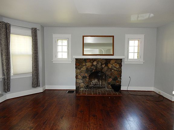 5th image of 2448 Williams Ave