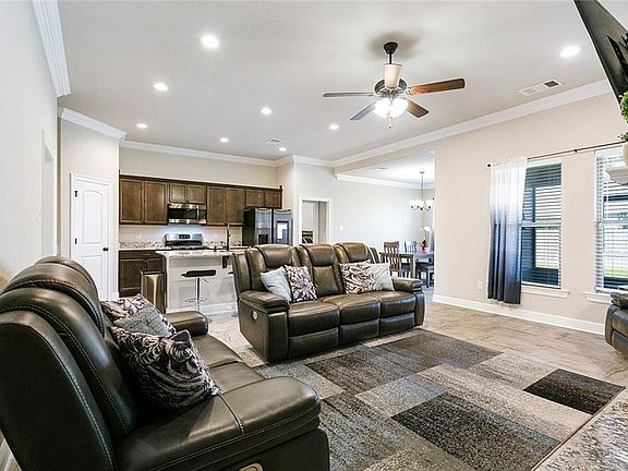 5th image of 218 Ashton Parc