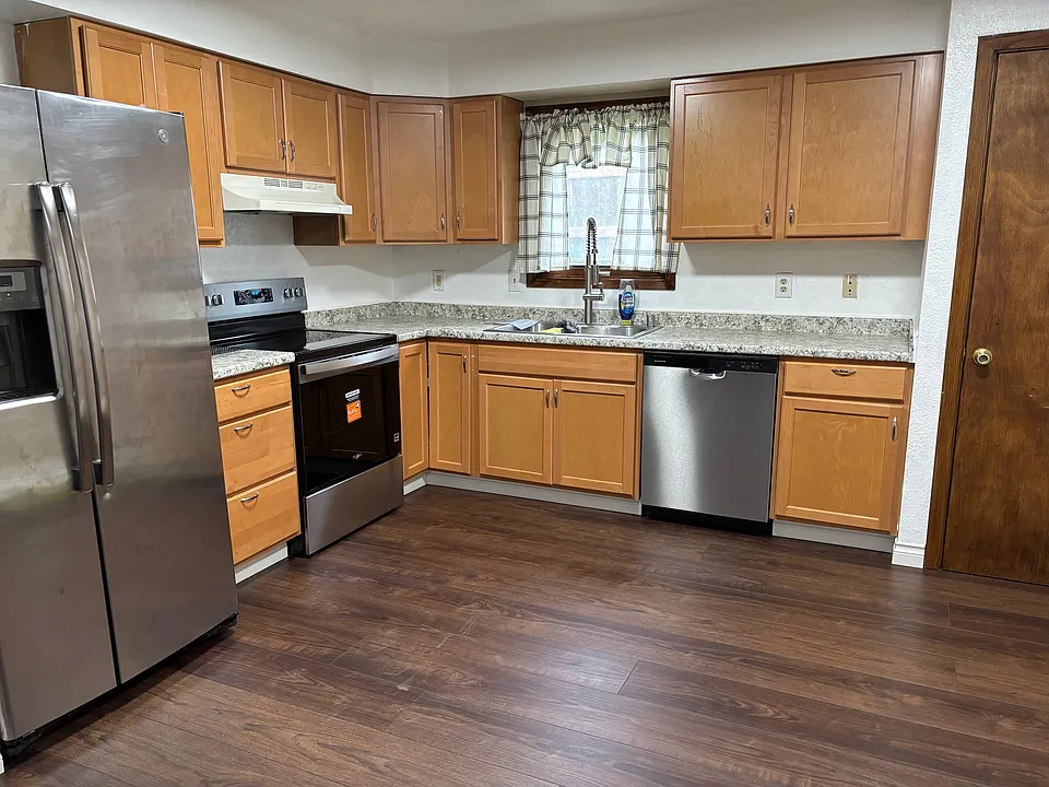 1180 Golden Dawn Cir #2
