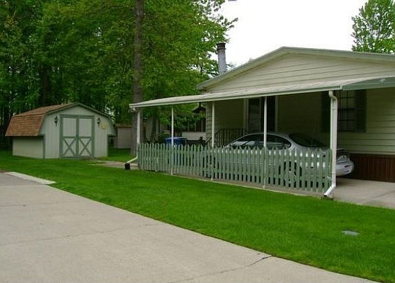 2nd image of 245 Twin Lakes Dr