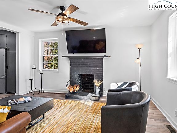 5th image of 270 Northwood Drive