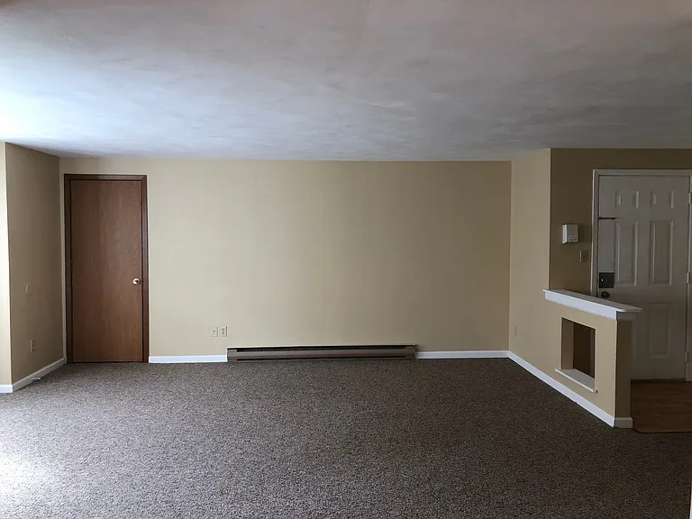 469 Glendale Dr — Photo 5