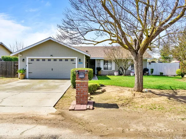 17894 Rodeo Dr, Madera, CA 93638
