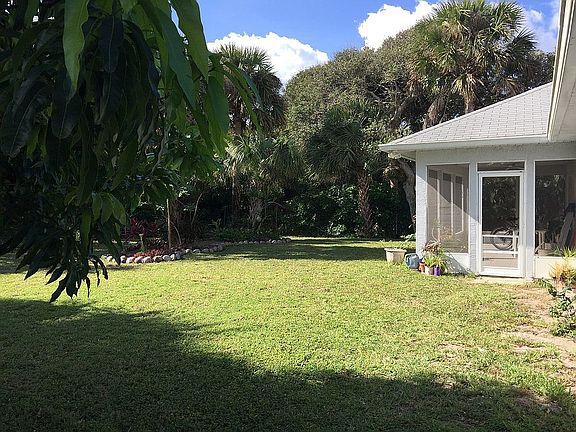4th image of 111 Pelican Dr