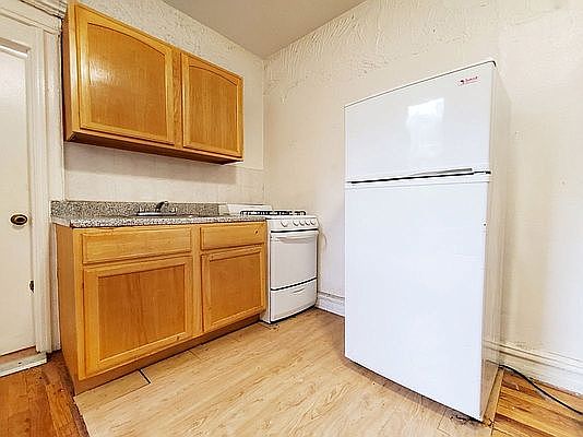 4th image of 988 Bergen St #A22