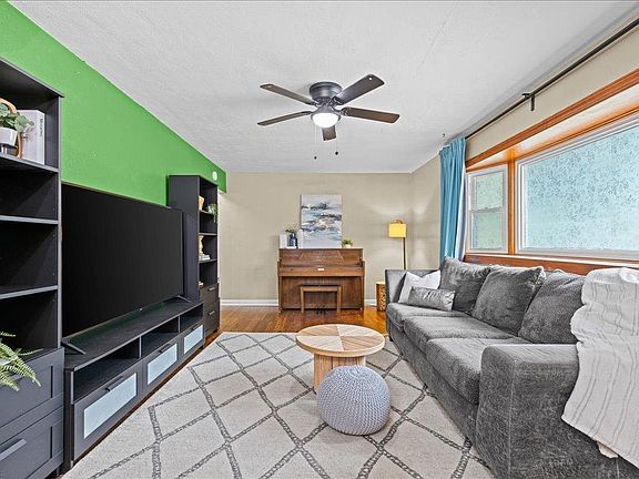 4th image of 1033 Baker Rd
