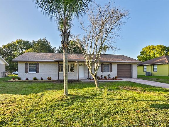 2nd image of 2827 Delrose Dr N