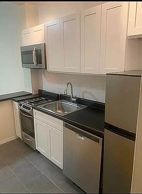3rd image of 242 W 103rd St APT 8