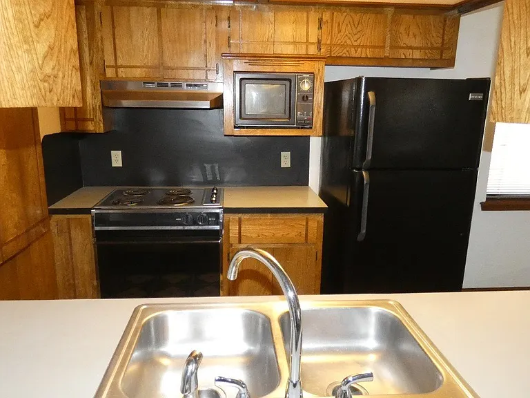 4008 NW Ozmun Ave #B — Photo 7