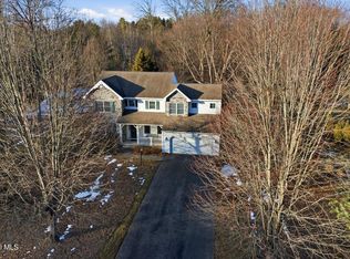 12 Patriot Circle, Clifton Park, NY 12065