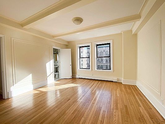 4th image of 147 W 79th St #9BB