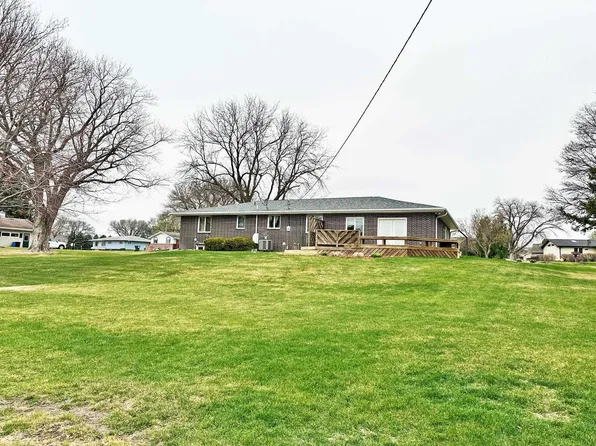 4621 Hillcrest Dr, Columbus, NE 68601