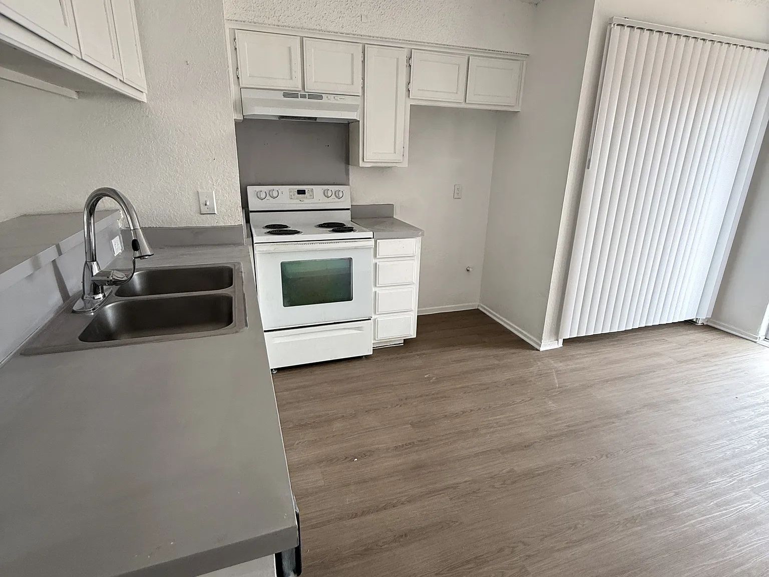 118 Pine Meadow Dr. - B — Photo 1