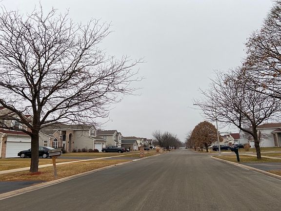 5th image of 394 S Orchard Dr