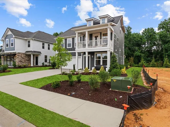 621 Hipwood Dr, Zebulon, NC 27597