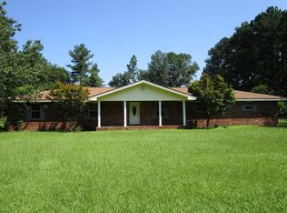 4090 W Hencart Rd, Glennville, GA 30427
