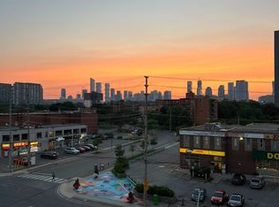 86 Dundas St E #403, Mississauga, ON L5A 0B1