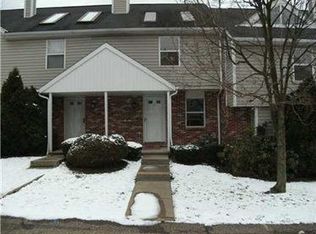 119 Old Village Ln, Bethel Park, PA 15102