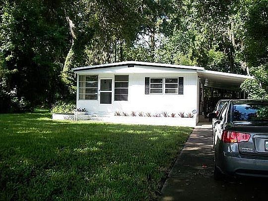 3rd image of 932 N Colonial Cir