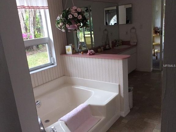 5th image of 2104 NE Voss Oaks Cir