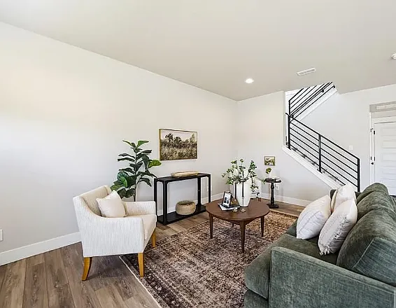 1389 Remington Trl — Photo 4