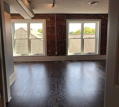 5th image of 144 W Liberty St Floor 3
