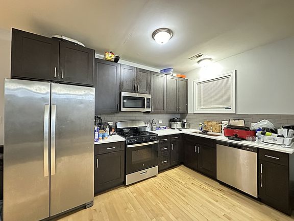3rd image of 364 N Hamlin Ave Unit 2