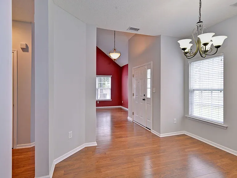 405 Dorothy Dr — Photo 8